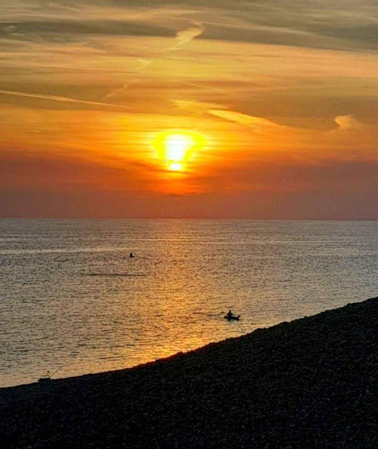 Sea View Cottage In Dorset, พอร์ตแลนด์ ภายนอก รูปภาพ